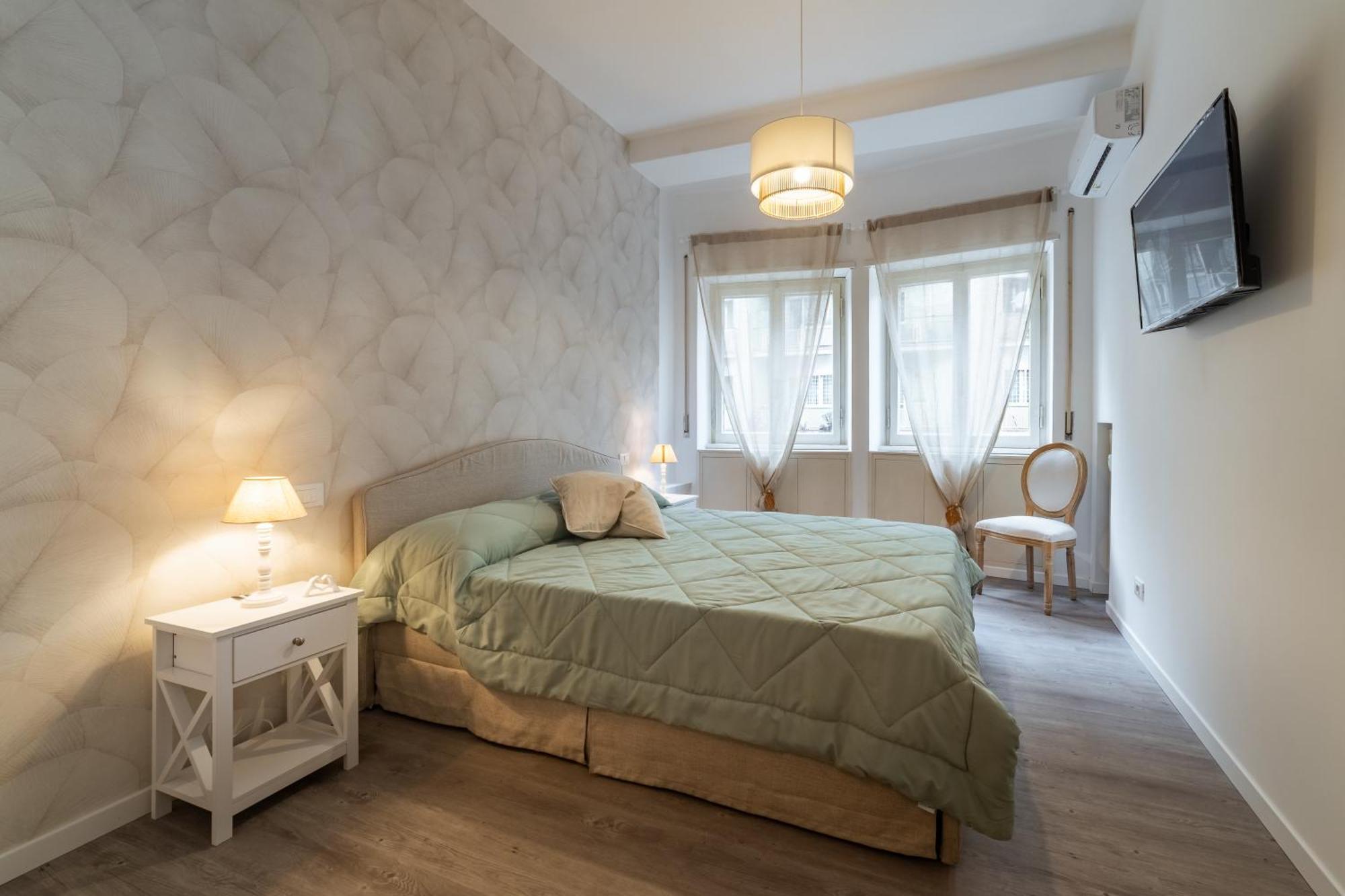 Apartment Vatican Shabby Double Bedrooms